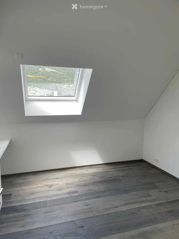 Moderne 3.5-Zimmer-Dachwohnung mit Bergblick in Chur