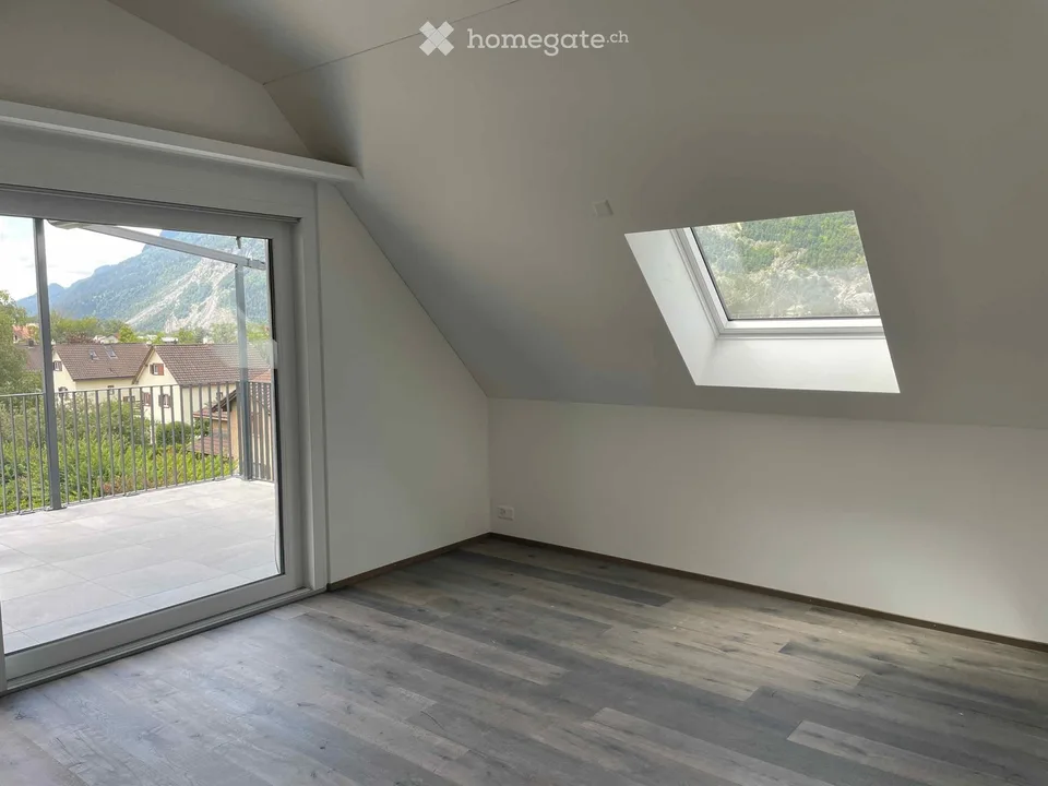 Moderne 3.5-Zimmer-Dachwohnung mit Bergblick in Chur