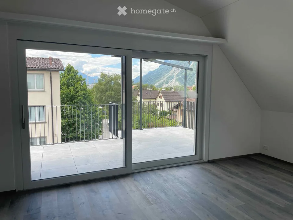 Moderne 3.5-Zimmer-Dachwohnung mit Bergblick in Chur