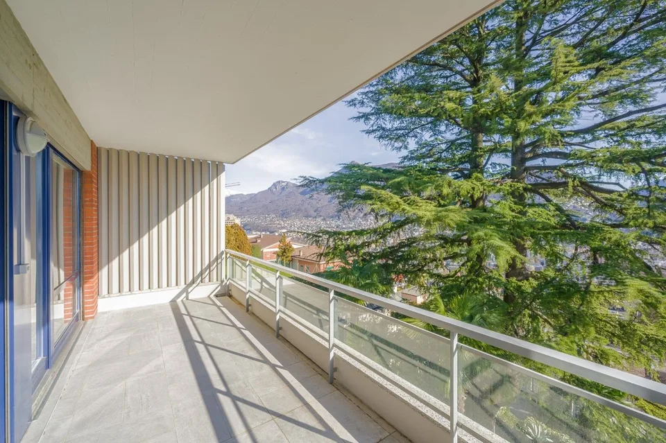 Dachwohnung mit 5.5 Zimmern und Seeblick