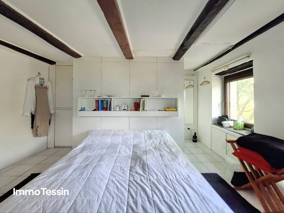UNIQUE: Property with two rusticos and separate studio in panoramic location with far-reaching views and huge plot