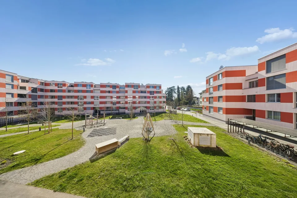 Appartamento 4.5 locali luminoso con due logge a Romanshorn in vendita