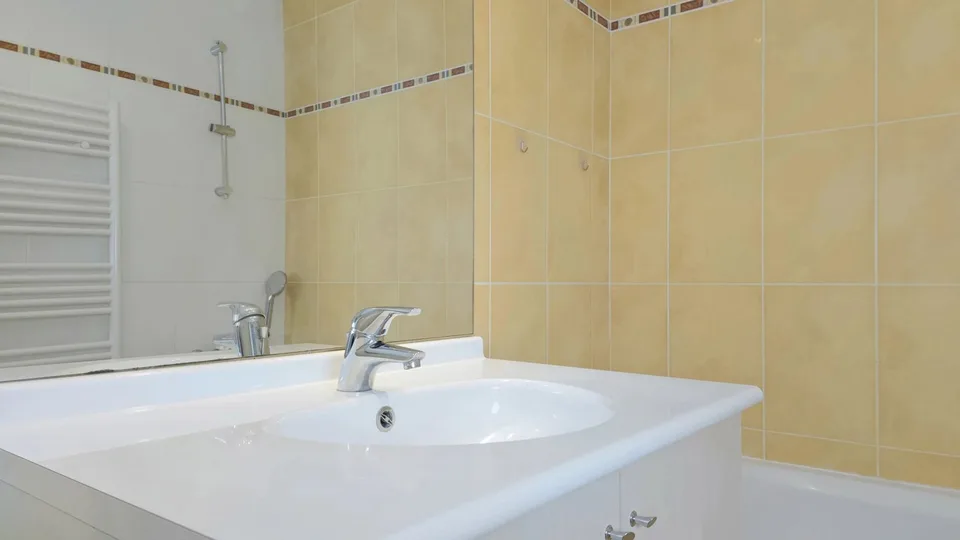 Beaumont Le Châble: Bright 3-room apartment with garage and cellar