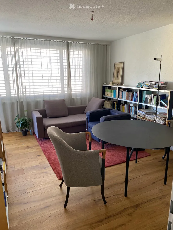 2.5-room apartment with balcony in Zürich-Höngg, near Limmat