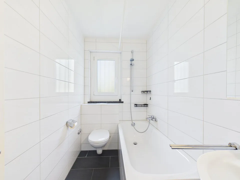 Appartement lumineux 4.5 pièces avec balcon ensoleillé à Aarwangen – disponible immédiatement !