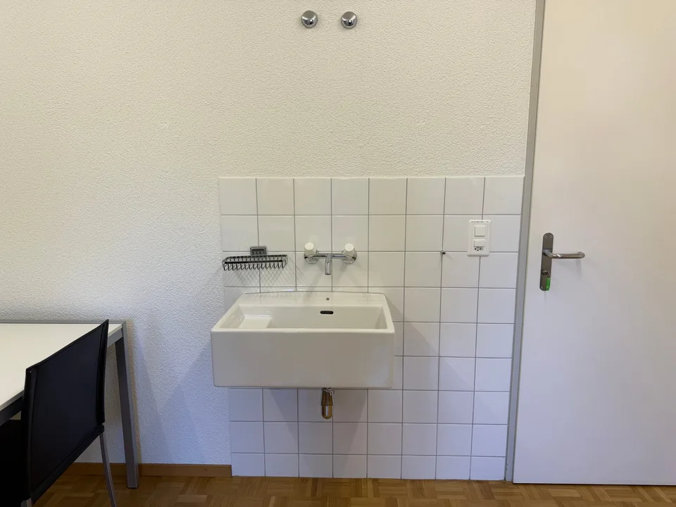 Charmantes Gewerbelokal / Büro in Brütten – ca. 20 m²