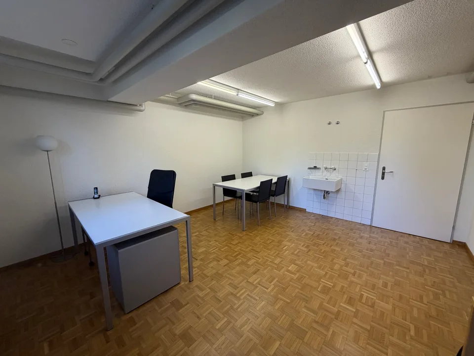 Charmantes Gewerbelokal / Büro in Brütten – ca. 20 m²