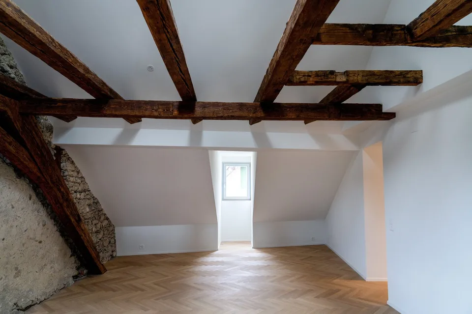 Charmante, kernsanierte 4.5-Zimmer-Dachmaisonettewohnung