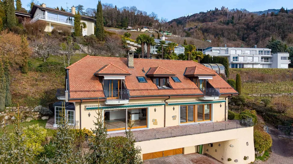 Beautiful 2.5-room apartment with 72 m2, balconies and a very nice view of the lake