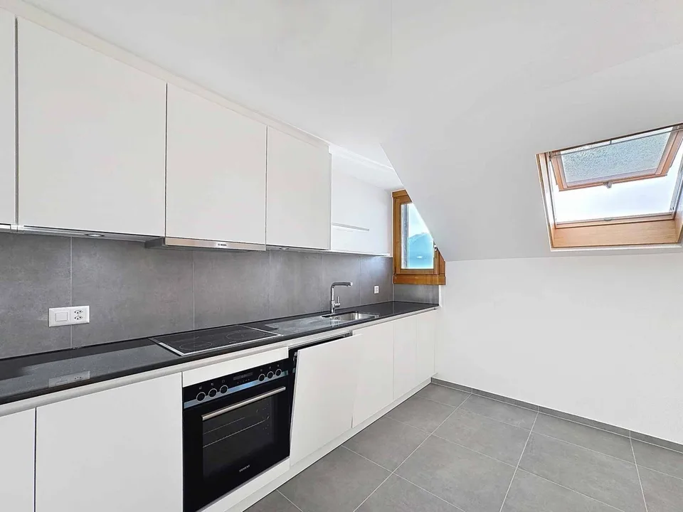 Beautiful 2.5-room apartment with 72 m2, balconies and a very nice view of the lake