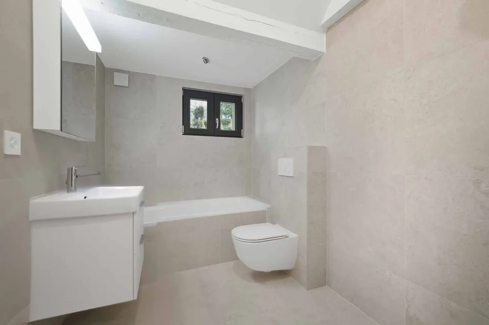 Bellissima villa individuale, completamente ristrutturata, 6,5 locali - Quartiere residenziale