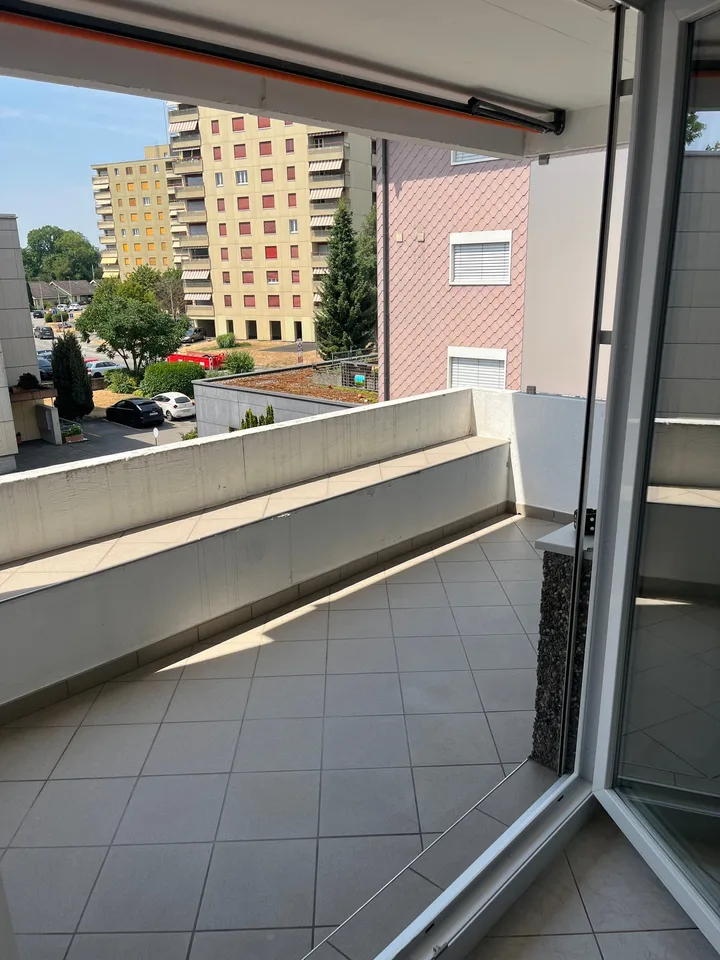 Appartement spacieux 5.5 pièces sur la rue principale à Biberist – disponible immédiatement !