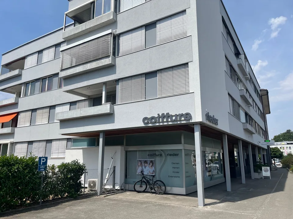 Appartement spacieux 5.5 pièces sur la rue principale à Biberist – disponible immédiatement !