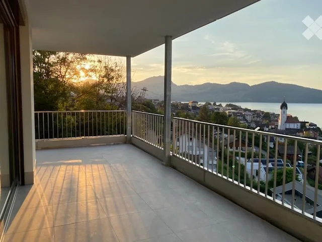 Appartement spacieux 5.5 pièces avec vue imprenable sur le lac et les montagnes à Beckenried