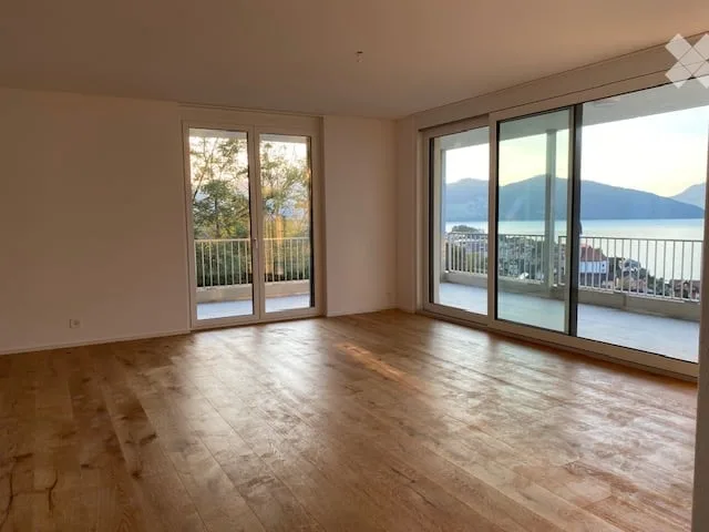 Appartement spacieux 5.5 pièces avec vue imprenable sur le lac et les montagnes à Beckenried