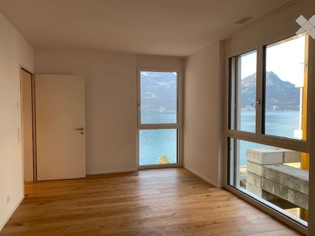 Appartement spacieux 5.5 pièces avec vue imprenable sur le lac et les montagnes à Beckenried