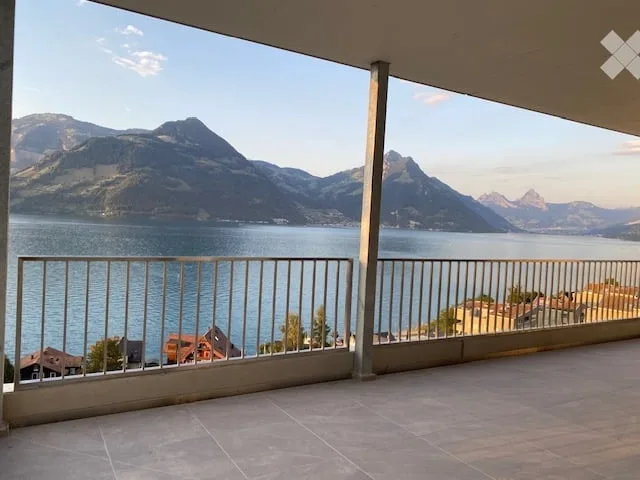 Appartement spacieux 5.5 pièces avec vue imprenable sur le lac et les montagnes à Beckenried