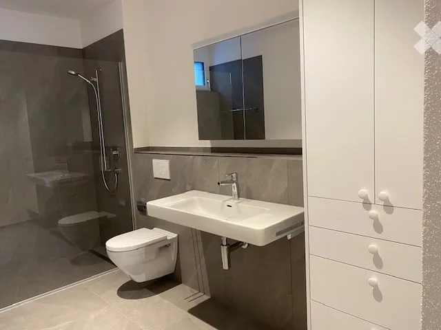 Appartement spacieux 5.5 pièces avec vue imprenable sur le lac et les montagnes à Beckenried