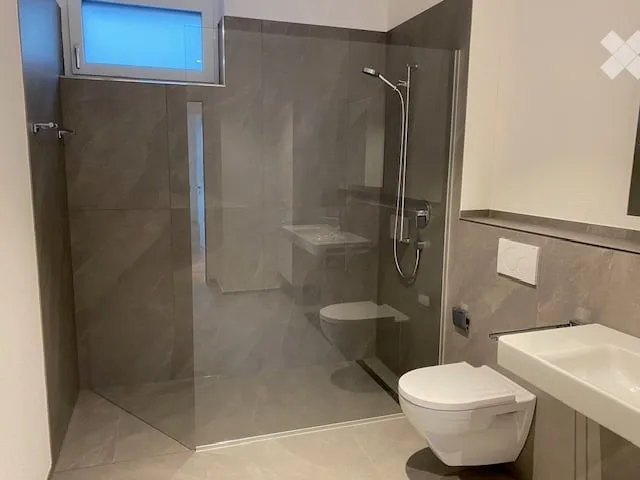 Appartement spacieux 5.5 pièces avec vue imprenable sur le lac et les montagnes à Beckenried
