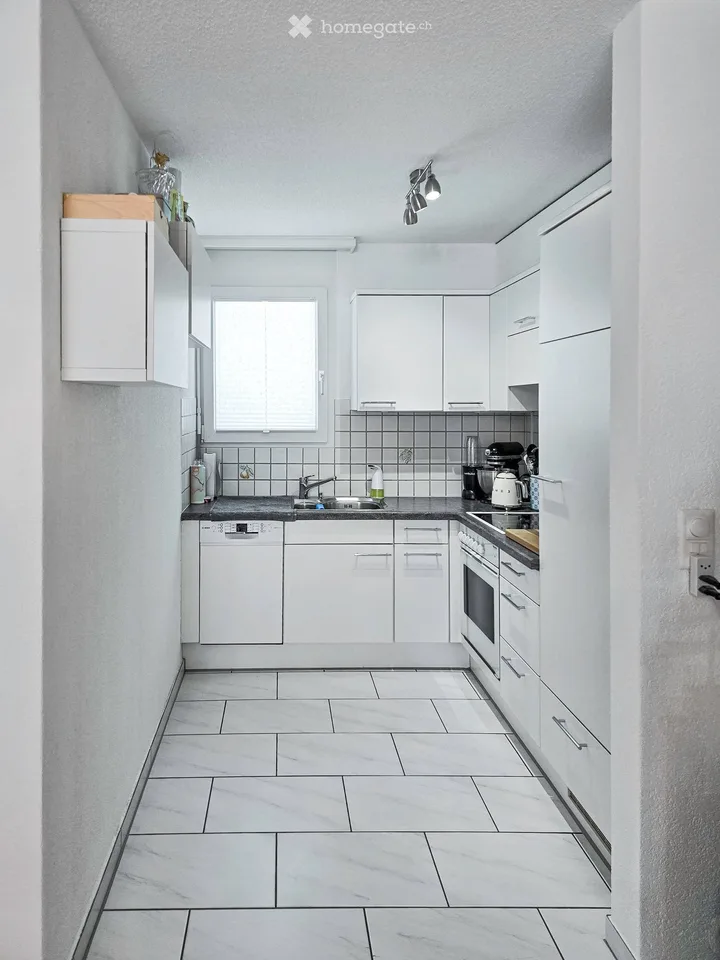 Gemütliche 2.5-Zimmer-Wohnung mit Balkon in Waldegg b. Uitikon