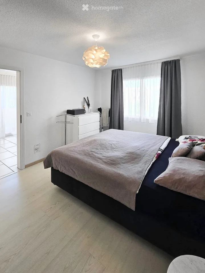 Gemütliche 2.5-Zimmer-Wohnung mit Balkon in Waldegg b. Uitikon