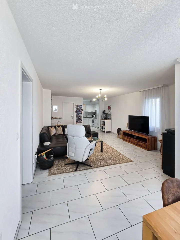 Gemütliche 2.5-Zimmer-Wohnung mit Balkon in Waldegg b. Uitikon