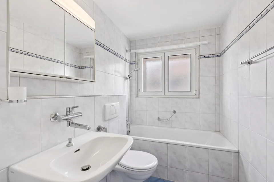 Sonnige Wohnung mit grosser Terrasse und Weitsicht an bester Lage in der neuen Überbauung