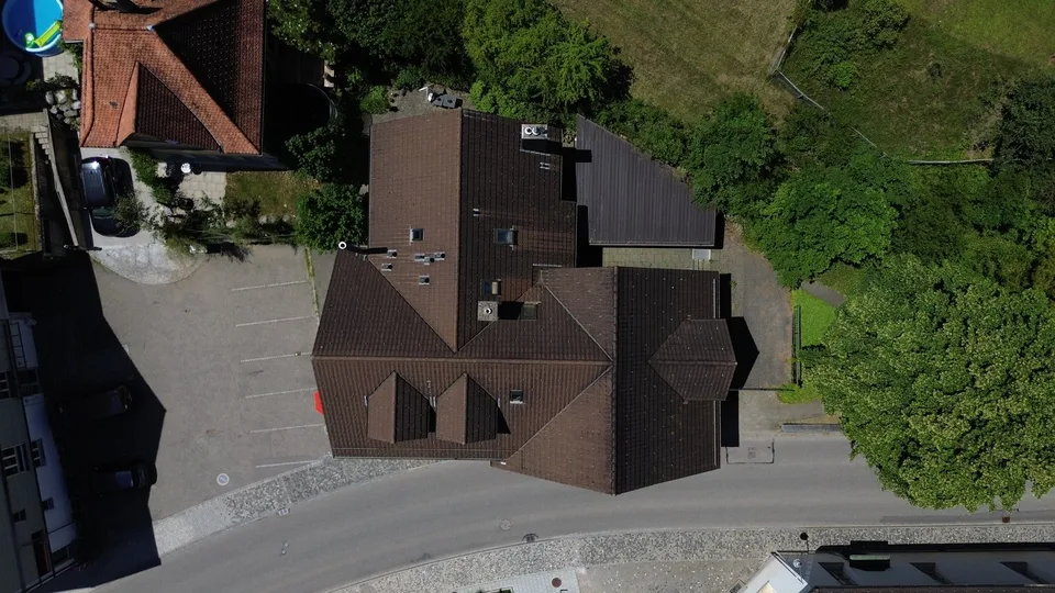 Investir avec une vision d'avenir, maison d'habitation et de commerce avec potentiel de développement