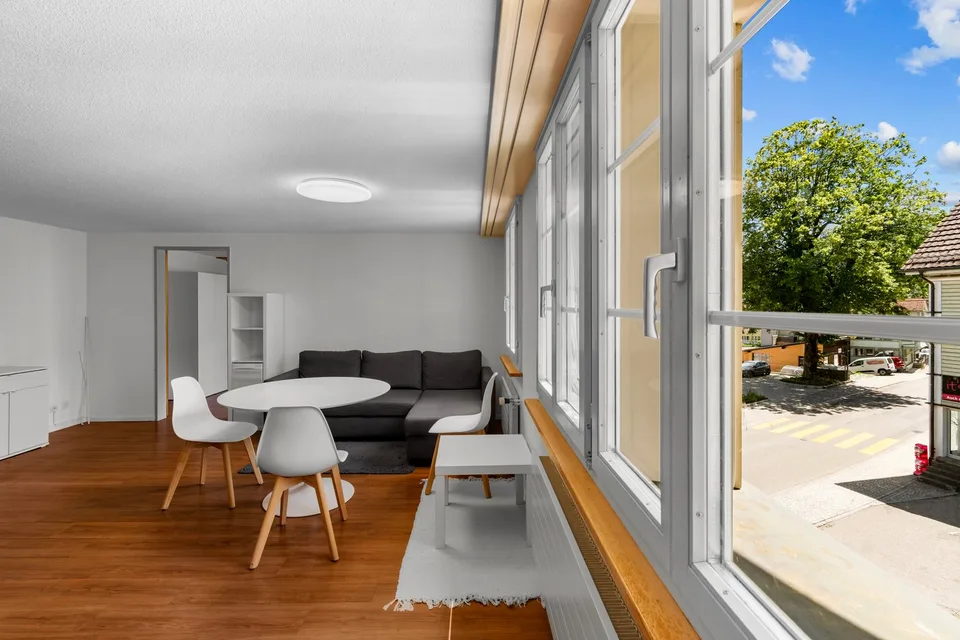 Investir avec une vision d'avenir, maison d'habitation et de commerce avec potentiel de développement