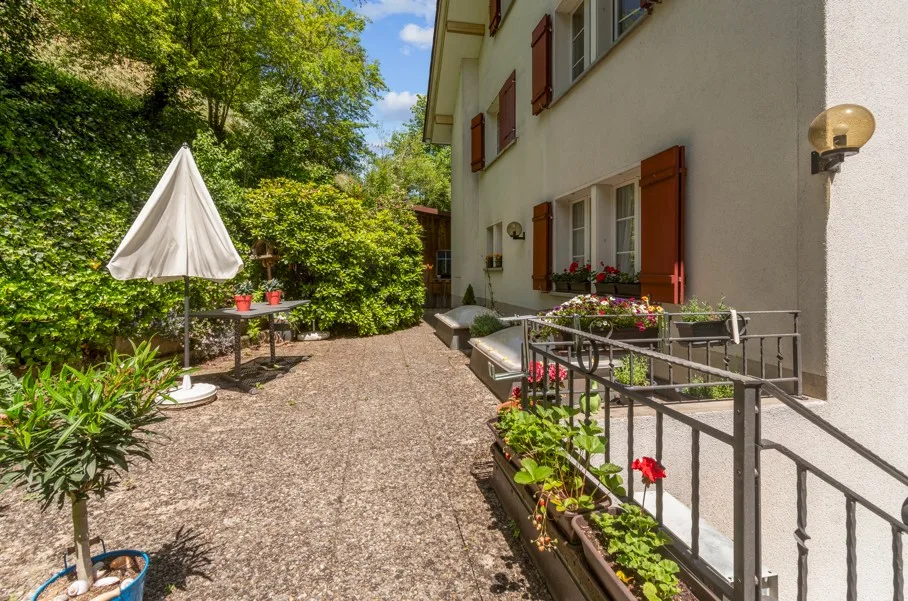 Investir avec une vision d'avenir, maison d'habitation et de commerce avec potentiel de développement