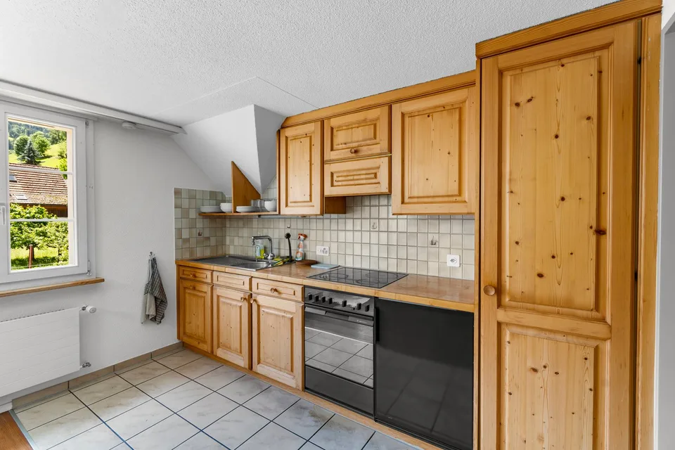 Investir avec une vision d'avenir, maison d'habitation et de commerce avec potentiel de développement