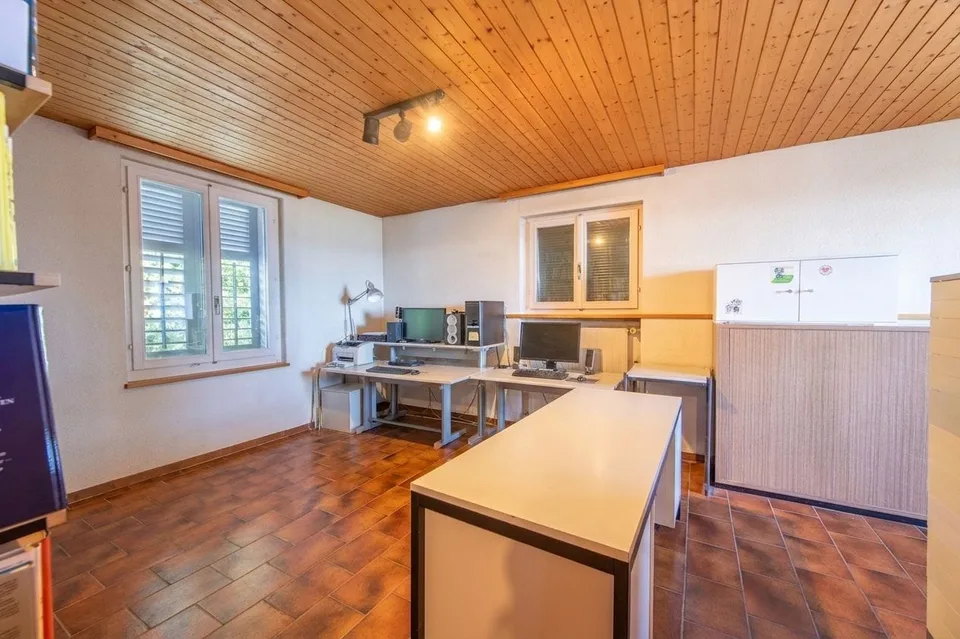 A house, countless possibilities - two-family house with garden idyll and development potential