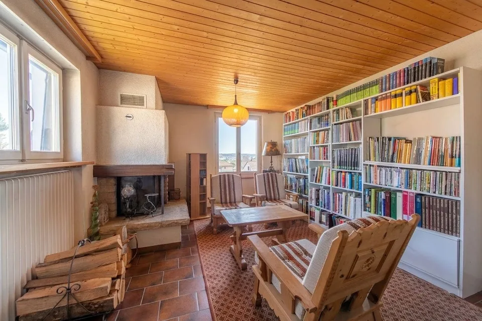 A house, countless possibilities - two-family house with garden idyll and development potential