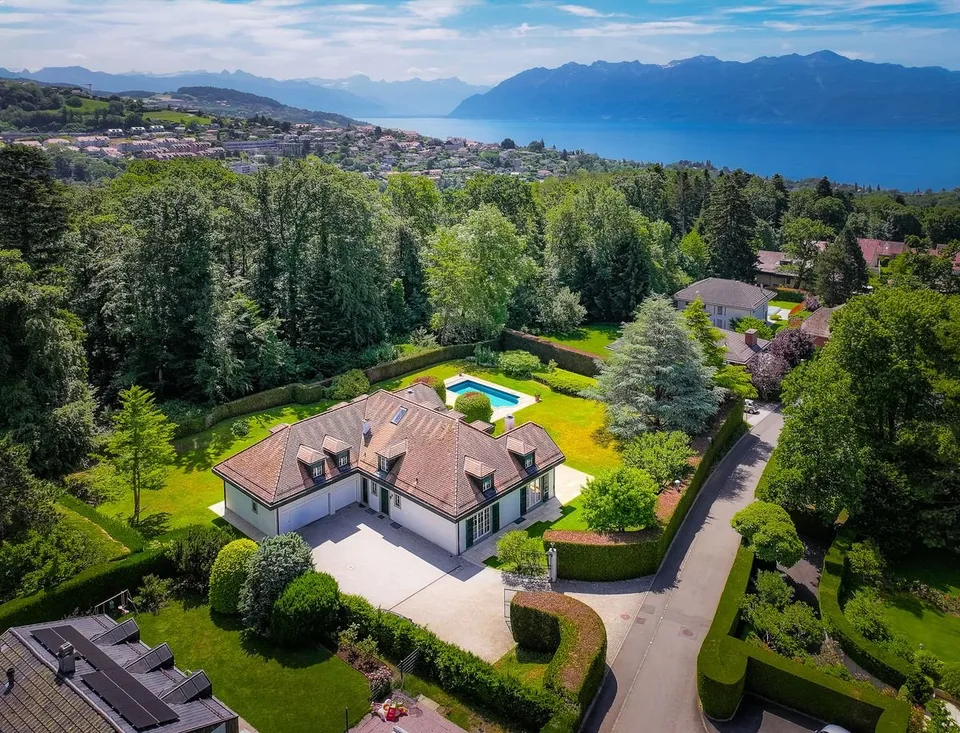 Magnifique propriété familiale avec piscine et vaste parcelle