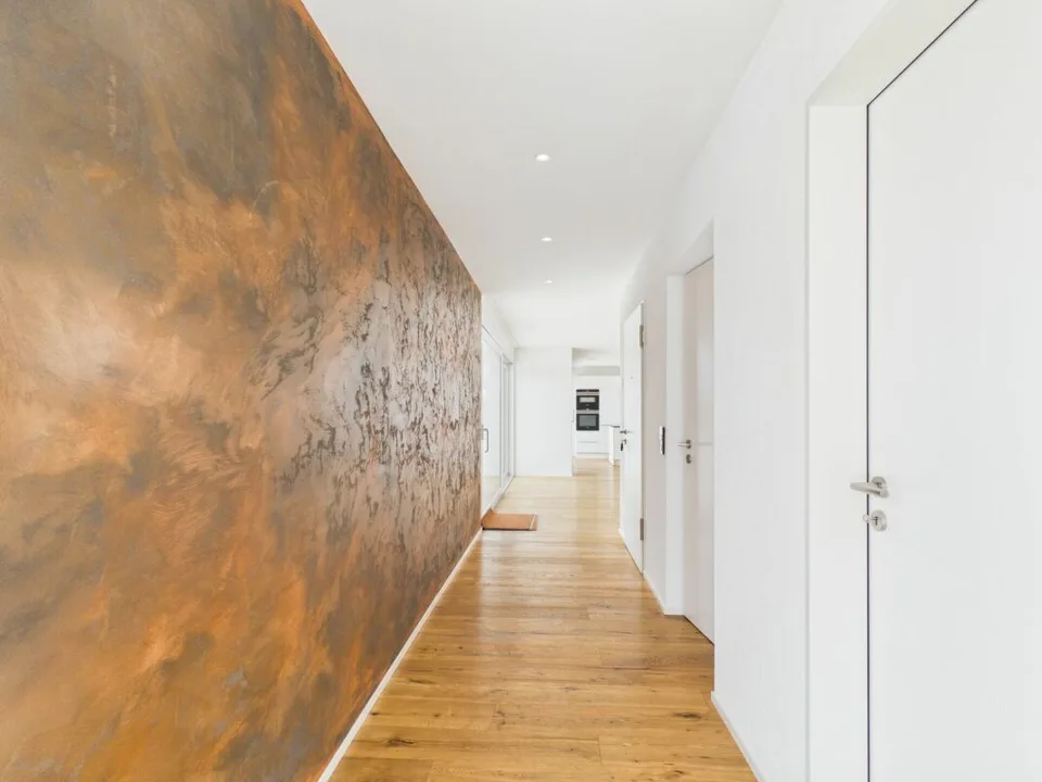 Sehr gepflegte, neuwertige Attika-Wohnung mit div. Extras wie Riesen-Terrasse, Lift mit direktem Zugang in die Wohnung, übergrossen Parkplätzen usw.