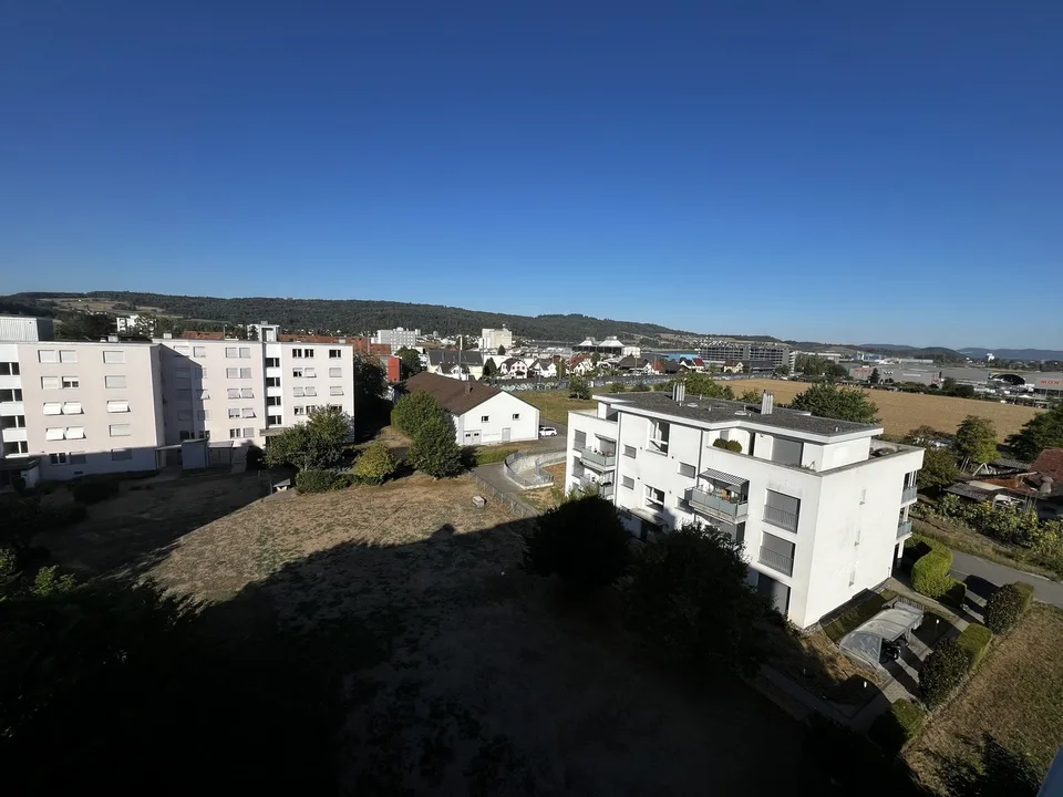 Sehr gepflegte 4½ Zimmerwohnung im obersten Stockwerk