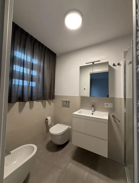 Elegantes Apartment mit 3.5 Zimmern und Seeblick