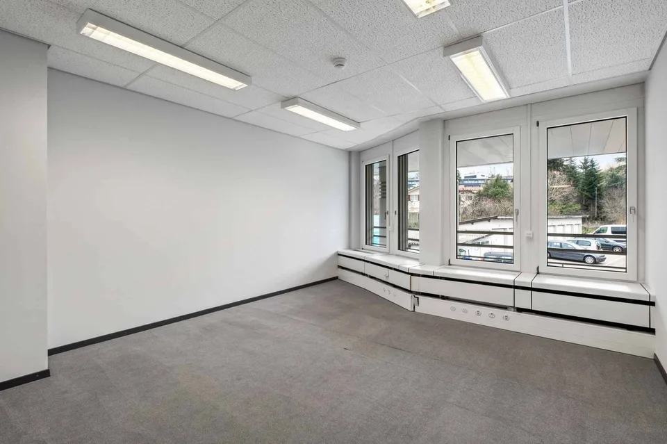 Bright 242m2 Offices Near the Airport and the Place des Nations