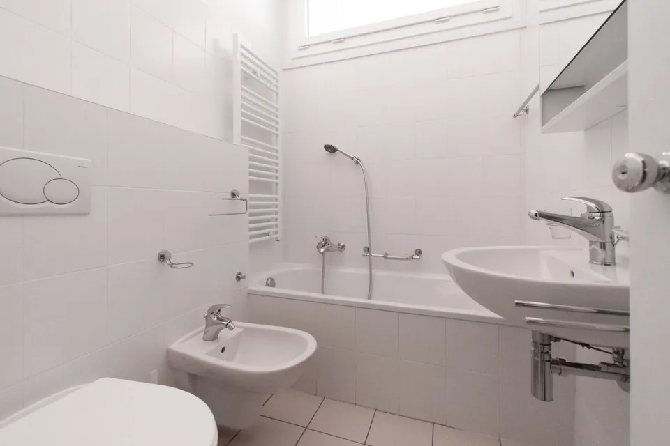 Pratique 2.5 pièces partiellement rénové à proximité du centre