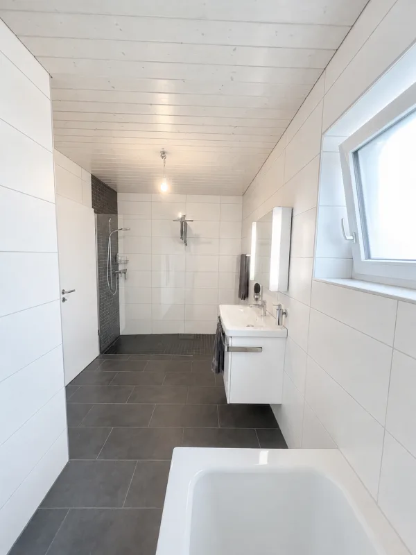 Tavannes, prächtiges Duplex mit 5.5 Zimmern im 1./2. Stock mit Balkon