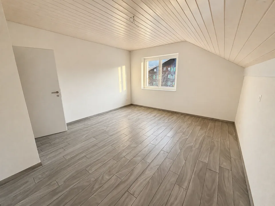 Tavannes, prächtiges Duplex mit 5.5 Zimmern im 1./2. Stock mit Balkon