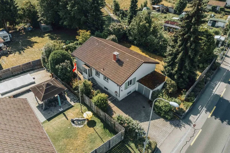 6-Zimmer-Einfamilienhaus mit Garten und vielseitigem Gestaltungspotenzial