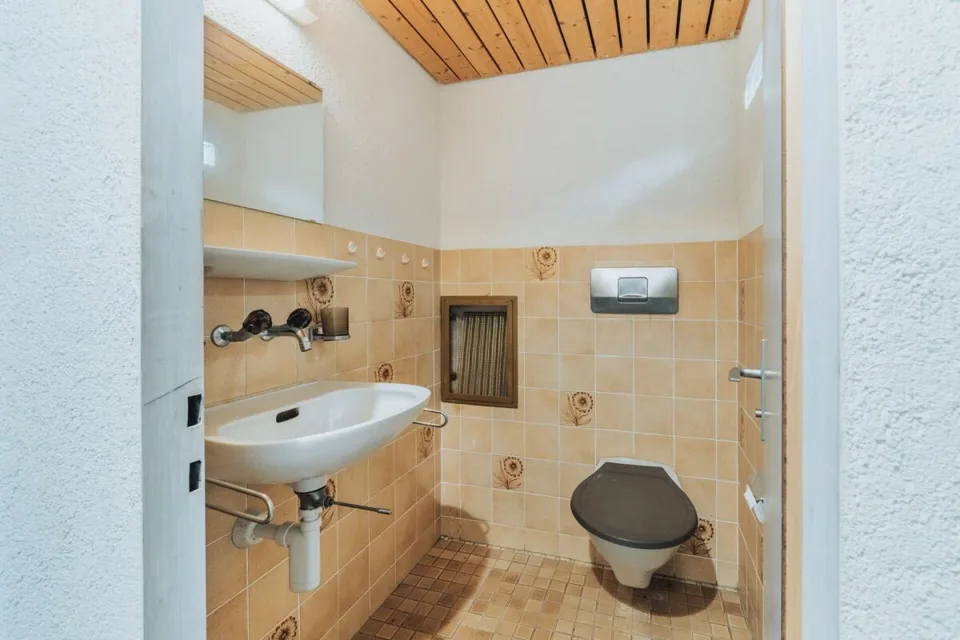 6-Zimmer-Einfamilienhaus mit Garten und vielseitigem Gestaltungspotenzial