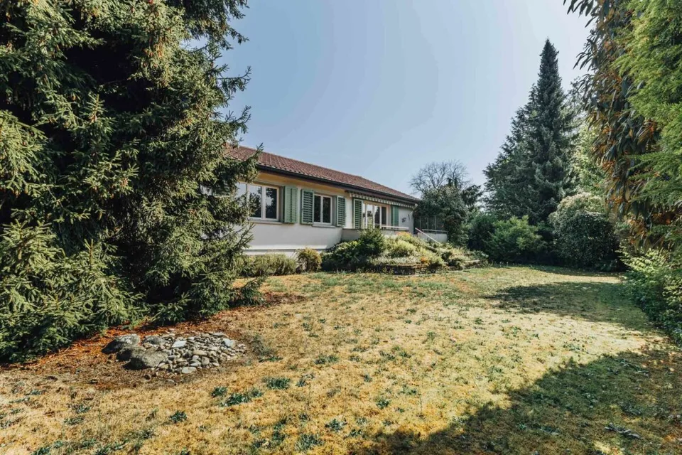 6-Zimmer-Einfamilienhaus mit Garten und vielseitigem Gestaltungspotenzial