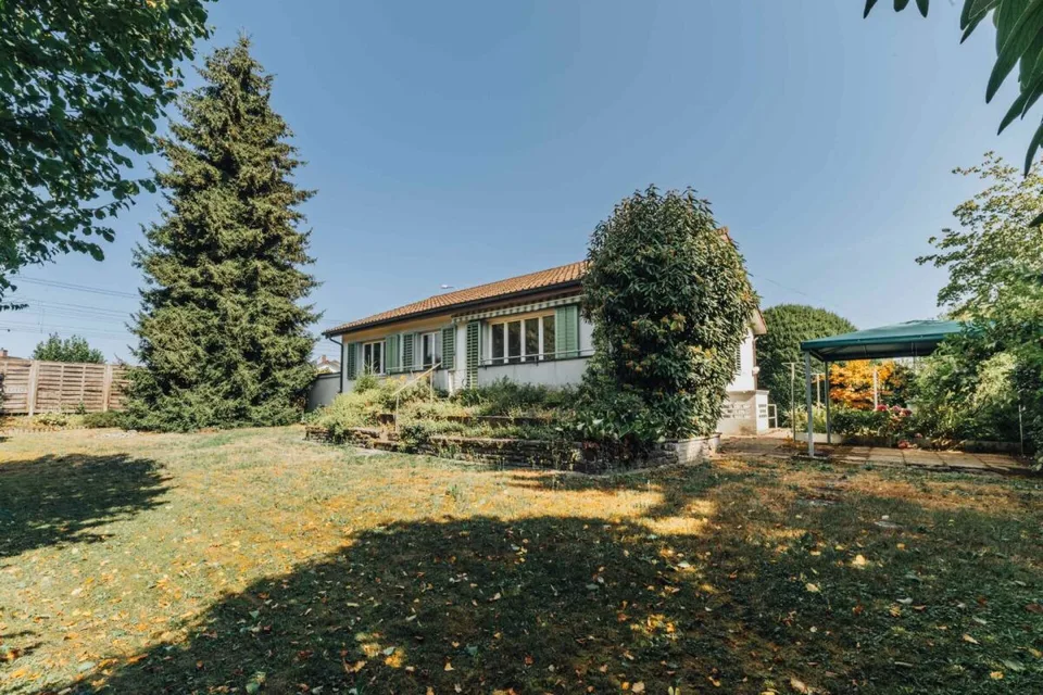 6-Zimmer-Einfamilienhaus mit Garten und vielseitigem Gestaltungspotenzial