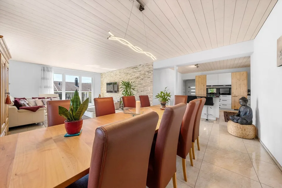 Modernisiertes 5-Zimmer-EFH mit Pool in Langendorf kaufen