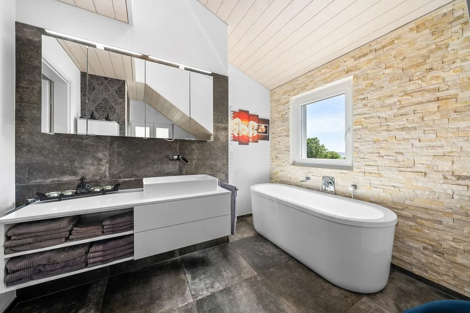 Modernisiertes 5-Zimmer-EFH mit Pool in Langendorf kaufen