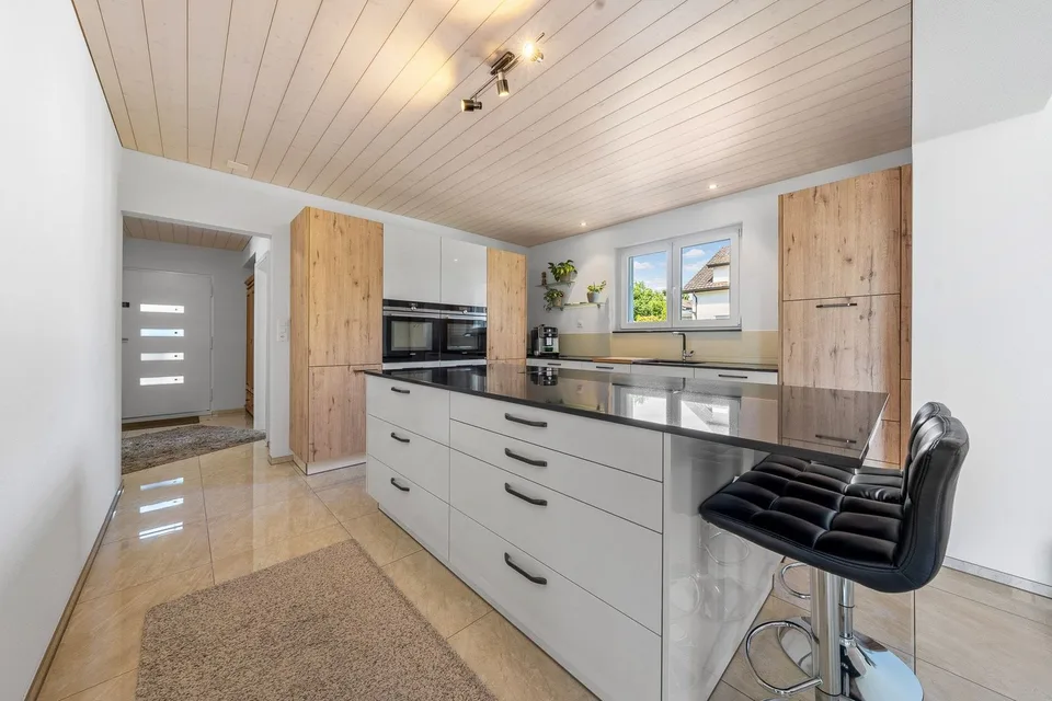 Modernisiertes 5-Zimmer-EFH mit Pool in Langendorf kaufen