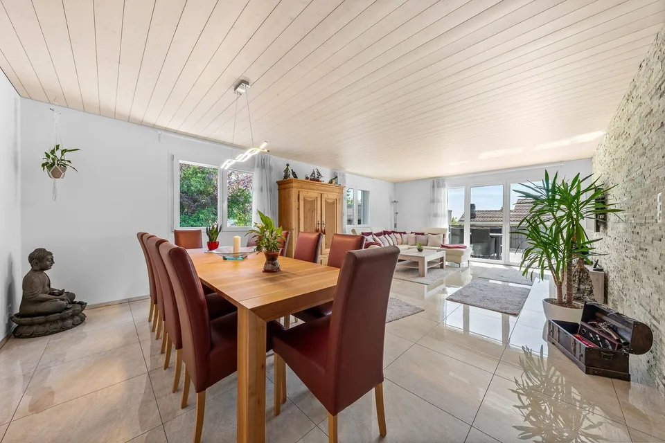 Modernisiertes 5-Zimmer-EFH mit Pool in Langendorf kaufen
