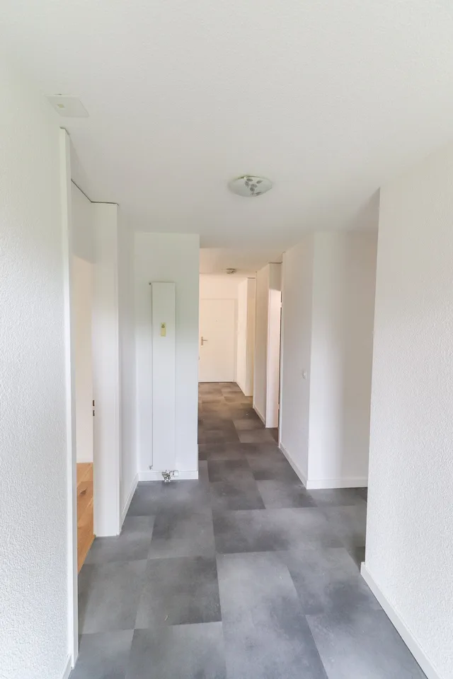 Appartement de 4,5 pièces fraîchement rénové avec place de parking, salle de hobby et compartiment de cave
